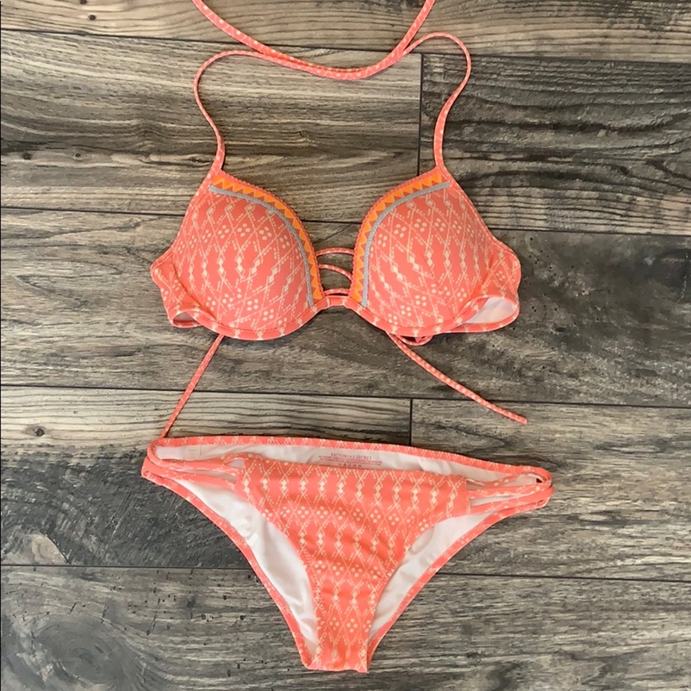 Victoria’s Secret bikini